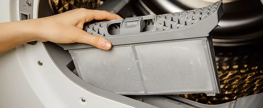 Signs Of A Clogged Dryer Lint Trap in Carpentersville, Illinois